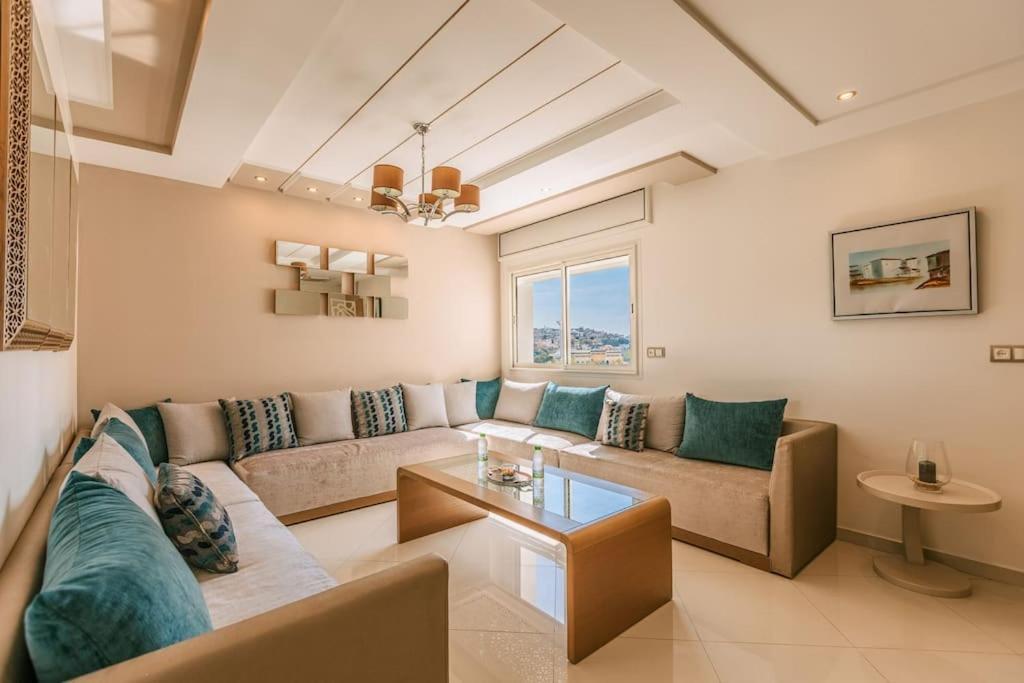 Central 2-Bedrooms Near Beach & Dining Ταγγέρη Εξωτερικό φωτογραφία
