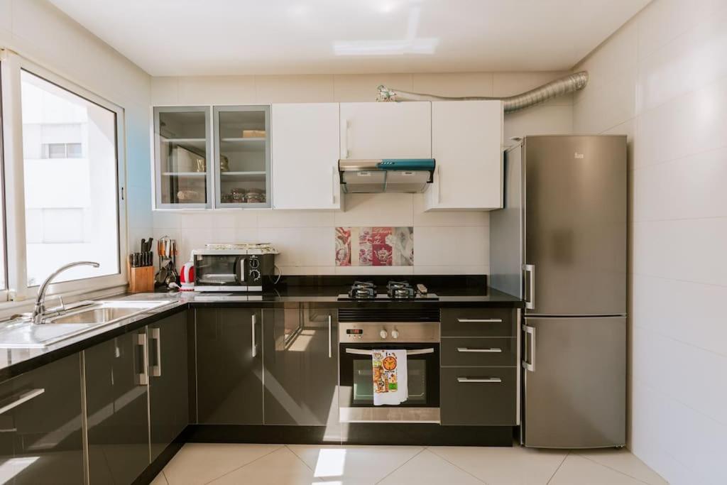 Central 2-Bedrooms Near Beach & Dining Ταγγέρη Εξωτερικό φωτογραφία