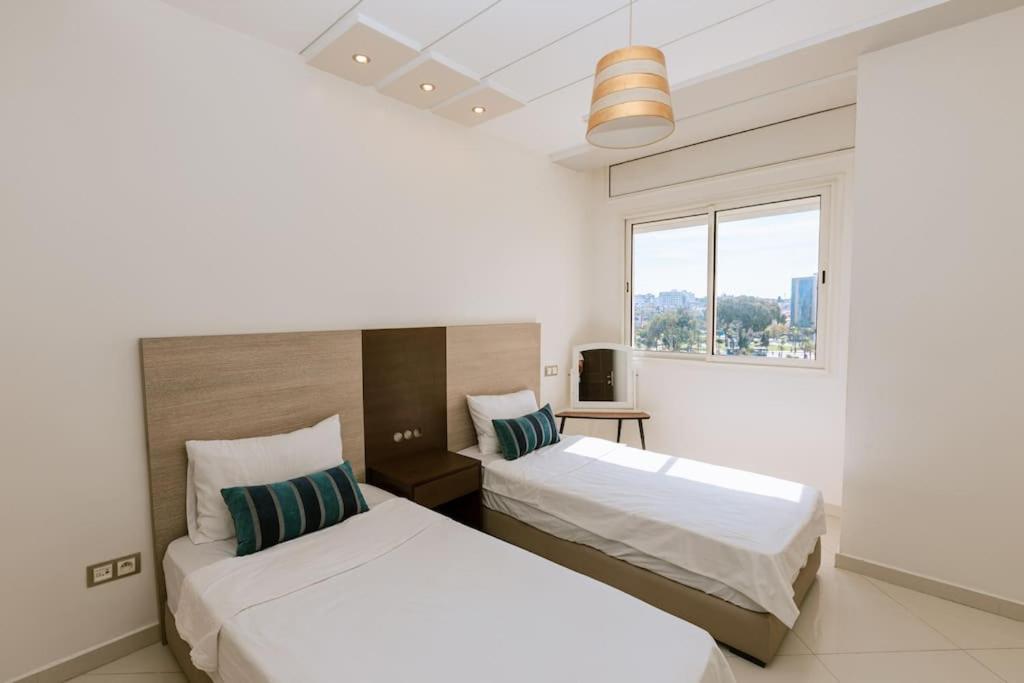 Central 2-Bedrooms Near Beach & Dining Ταγγέρη Εξωτερικό φωτογραφία